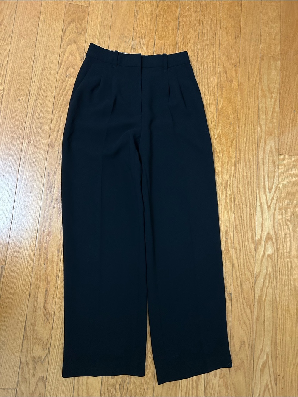 Aritzia Effortless Pant